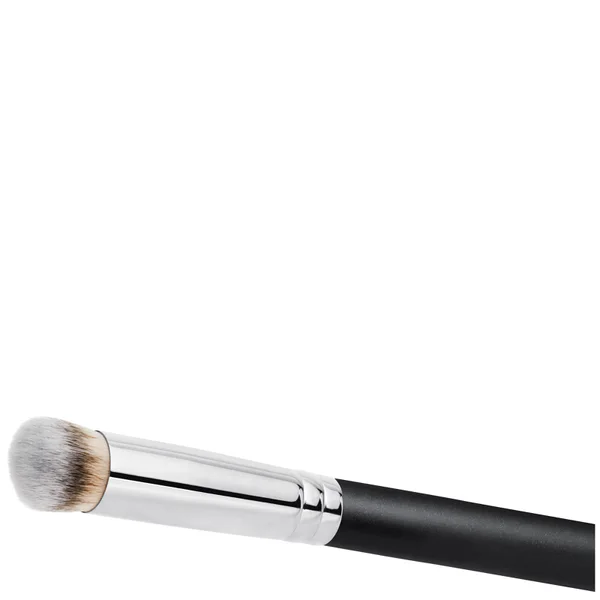 MAC 270S Concealer Brush 3 MAC 270S Concealer Brush - Image 2