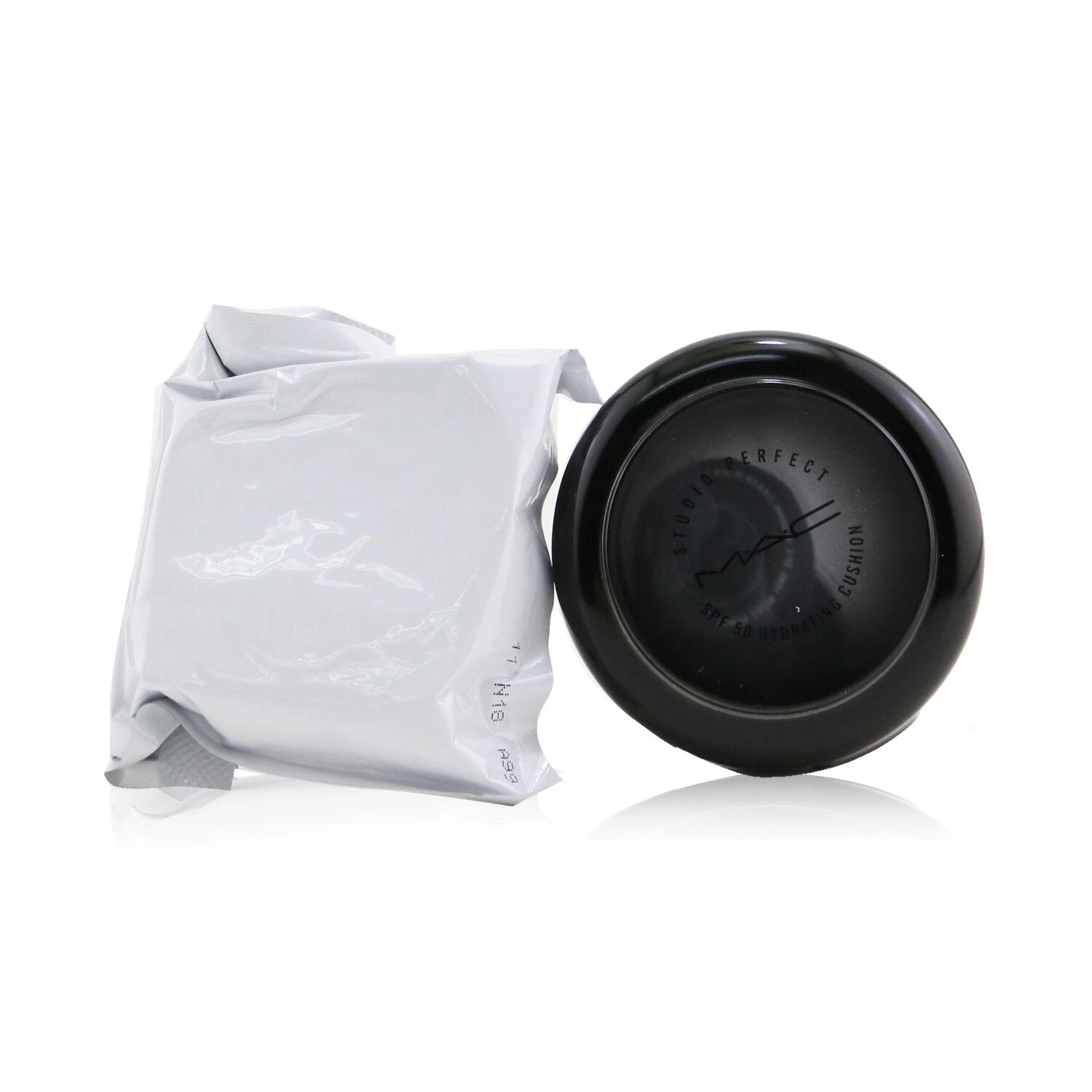 MAC Studio Perfect Hydrating Cushion Compact SPF 50 (With An Extra Refill) - # NC20 2x12g/0.42oz 7 MAC Studio Perfect Hydrating Cushion Compact SPF 50 (With An Extra Refill) - # NC20 2x12g/0.42oz - Image 5